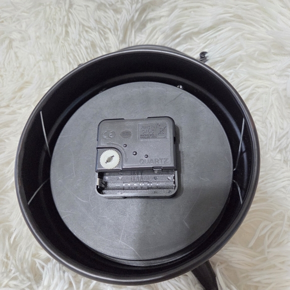 Antique Style Black & Brown Metal Clock Home Decor Office Vintage Inspo - Picture 3 of 6